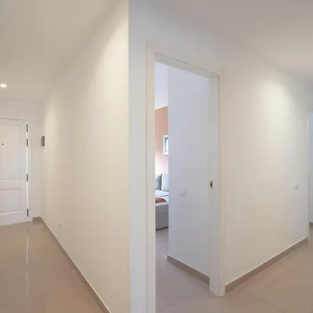 1 Bellamar Bright La Caleta Апартаменты Адехе